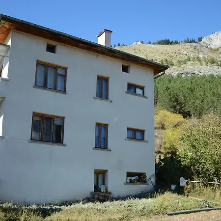 Kristal Guest house