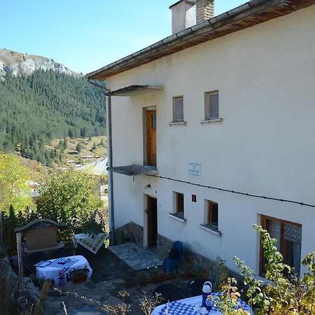 Kristal Guest house 2*