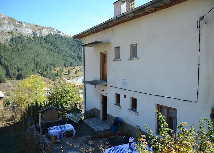 Kristal Guest house 2*